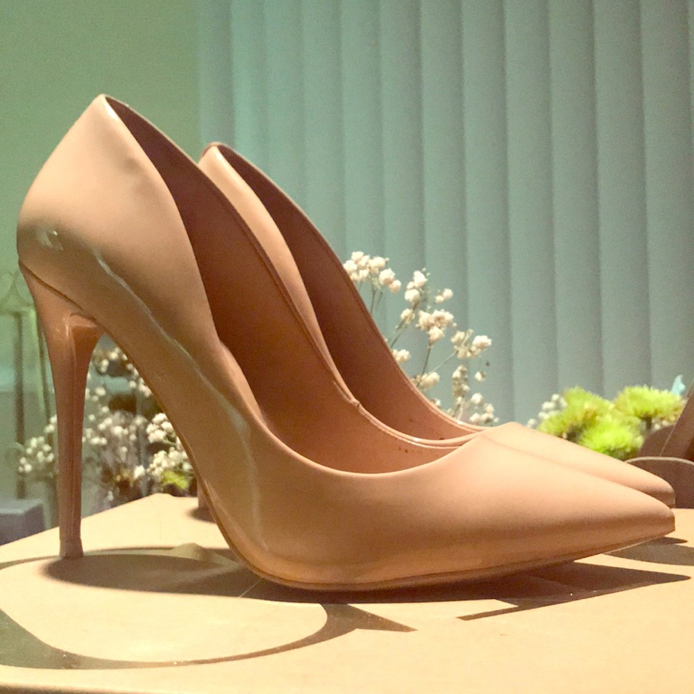 Aldo Nude Heels Size 7.5